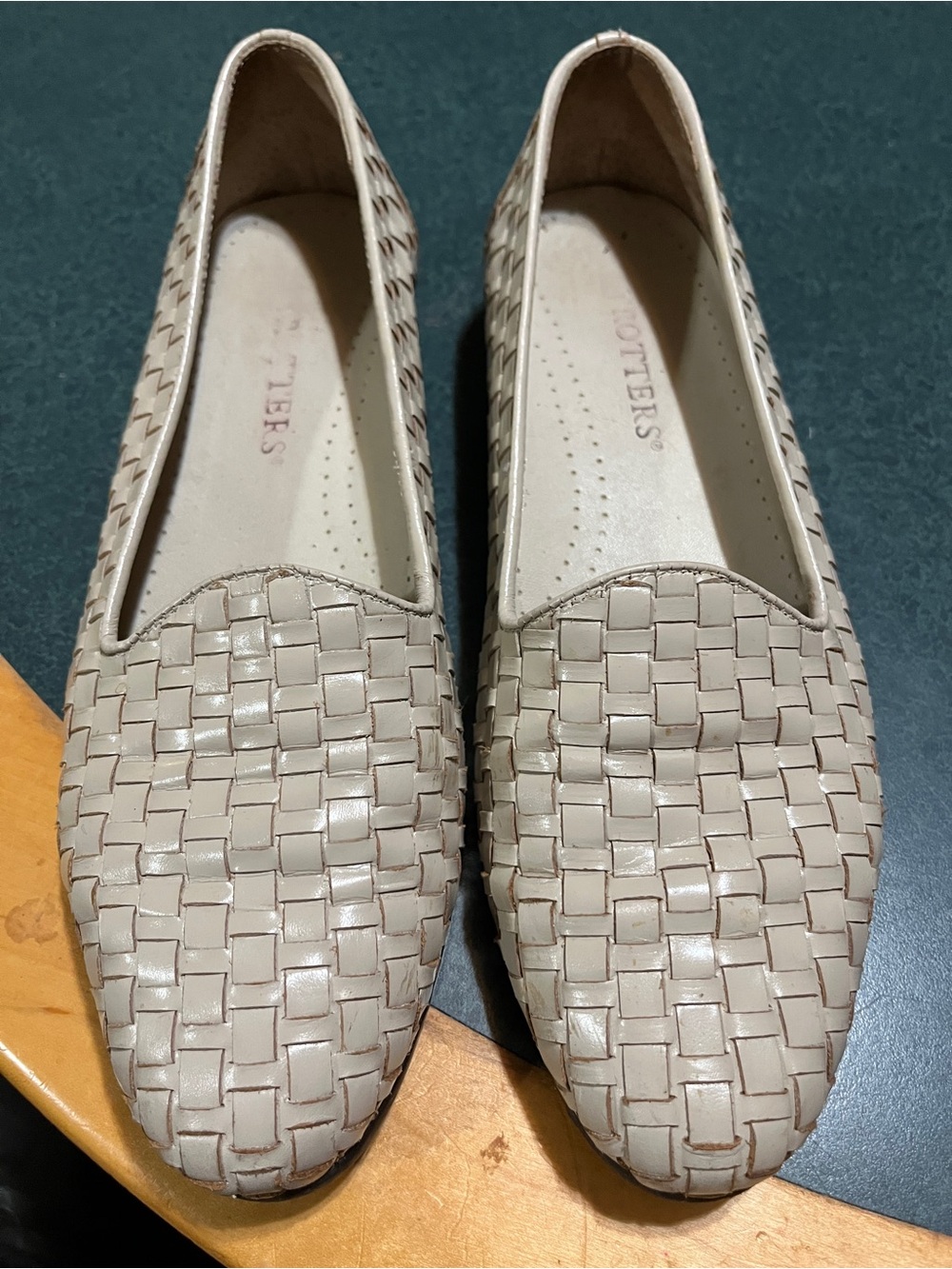 Trotters Women's Woven Leather Flats in Beige